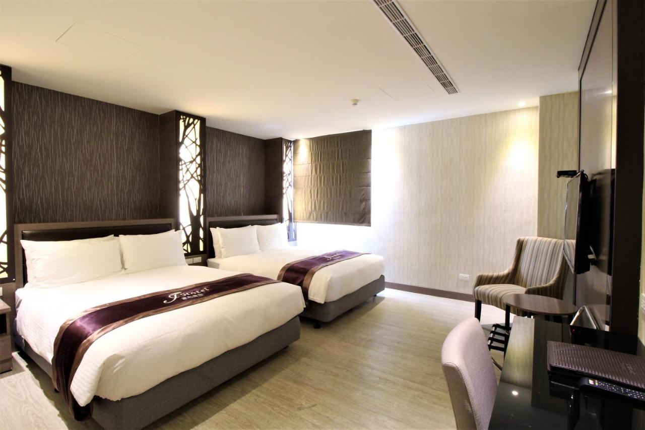 J-Hotel Kaohsiung Luaran gambar